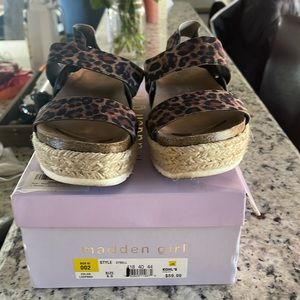 Madden girl women’s Seibel sandal in leopard color